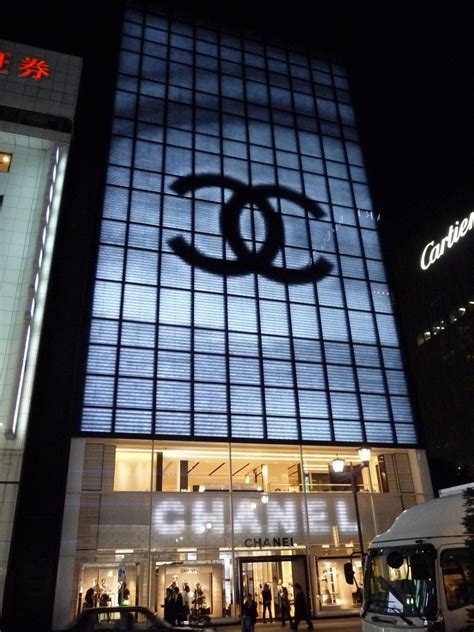 chanel store tokyo.